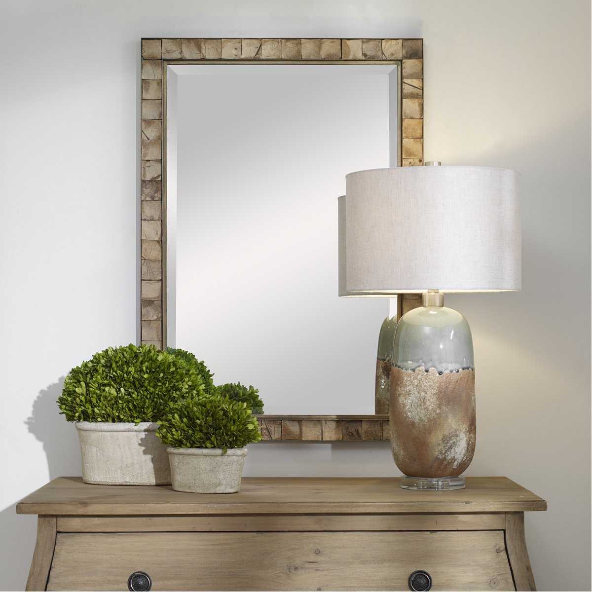 Miroir en coquille de noix de coco Uttermost Cocos
