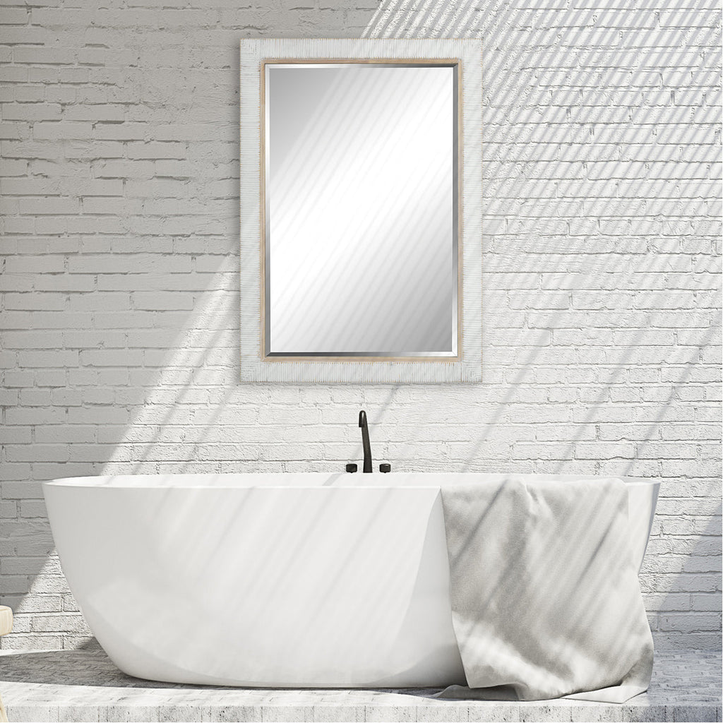 Miroir en rotin blanchi à la chaux Uttermost Cape