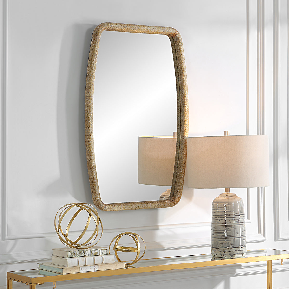 Miroir en rotin Tiki Uttermost