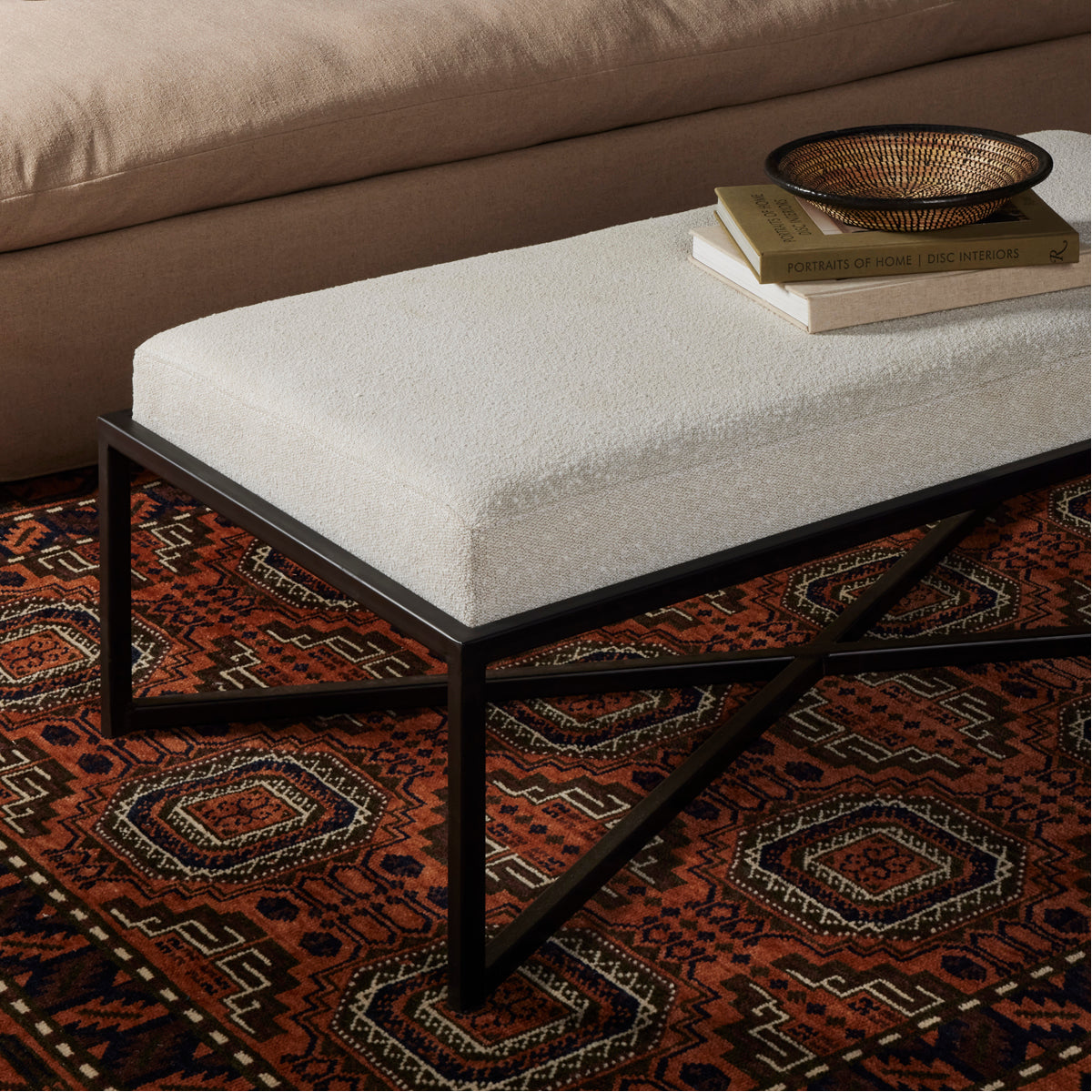 Ottoman rectangulaire Nadia de Four Hands Atelier - Ivoire Barlow