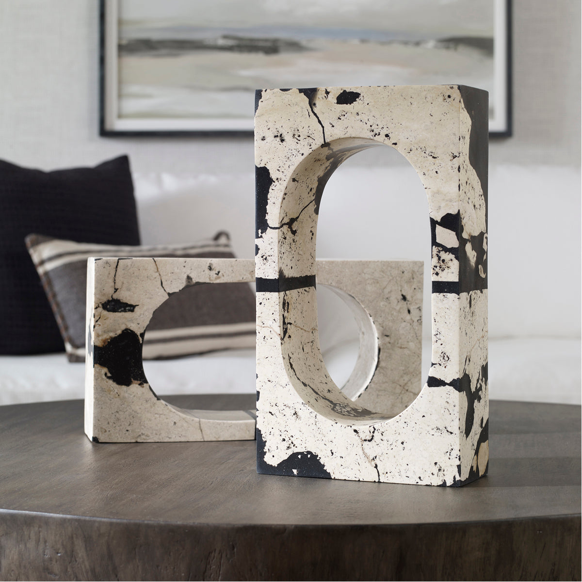 Sculpture en pierre de corail blanc de style néo-classique