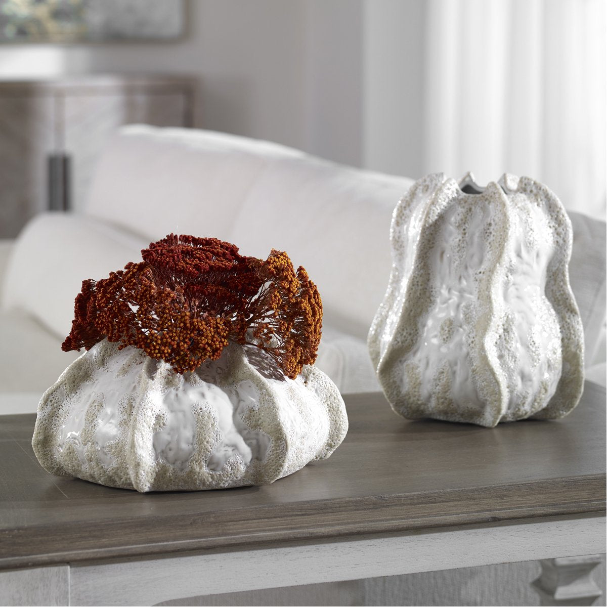 Ensemble de 2 vases texturés en ivoire Uttermost Urchin