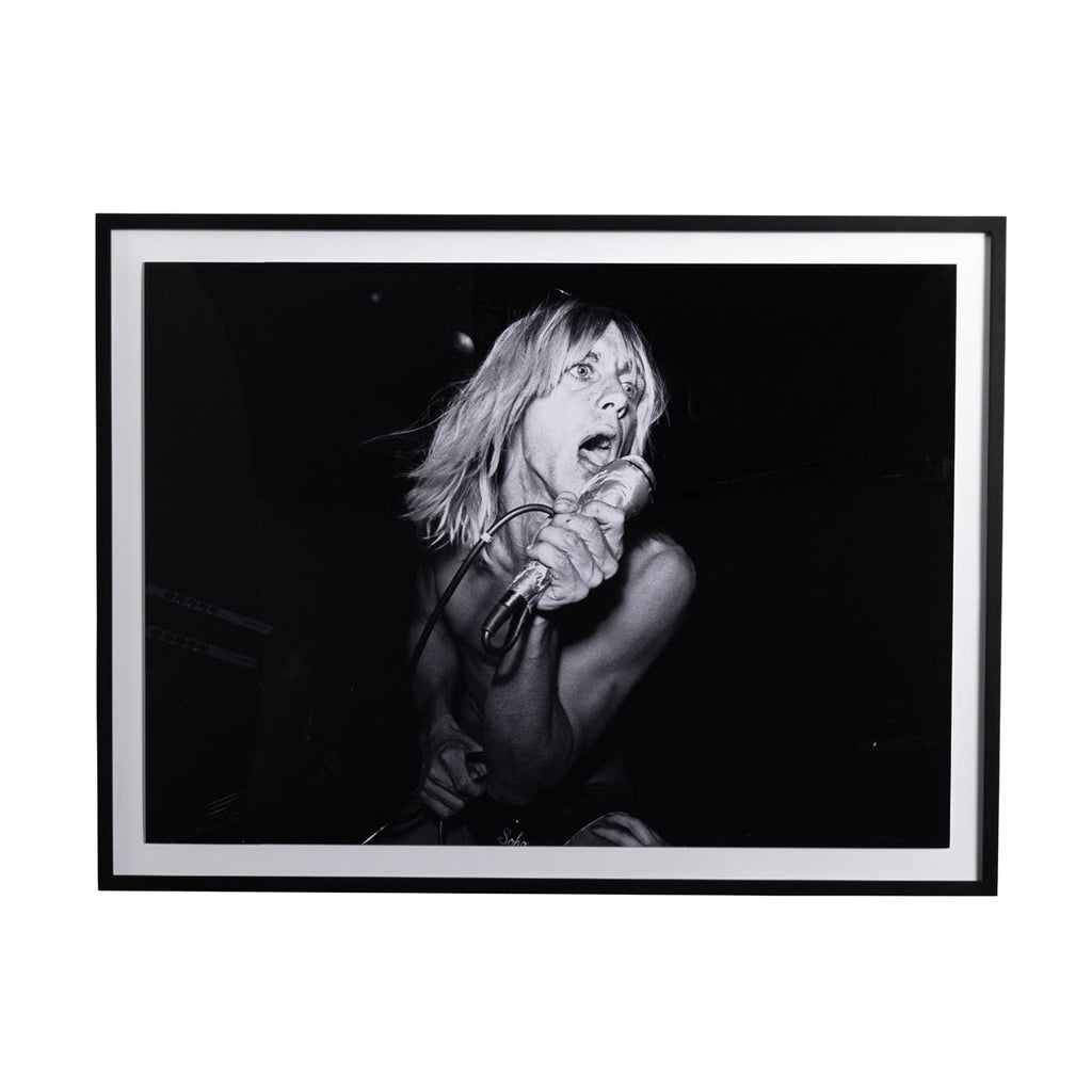 Four Hands Art Studio Iggy Pop se produisant au Whisky