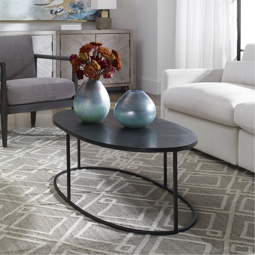 Table basse ovale Coreene d'Uttermost