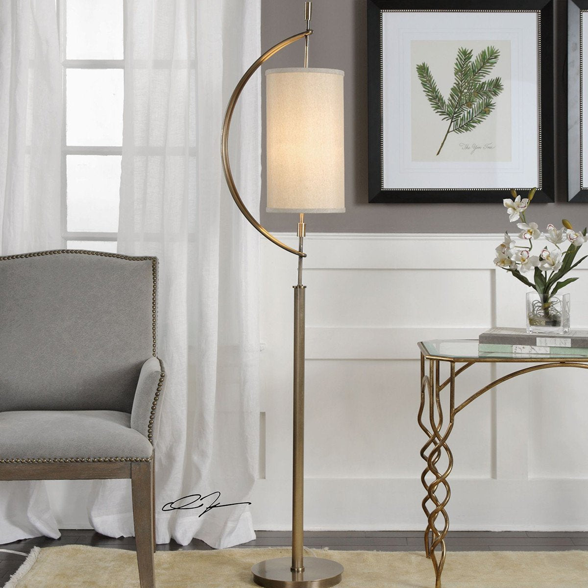 Lampadaire Balaour en laiton antique d'Uttermost