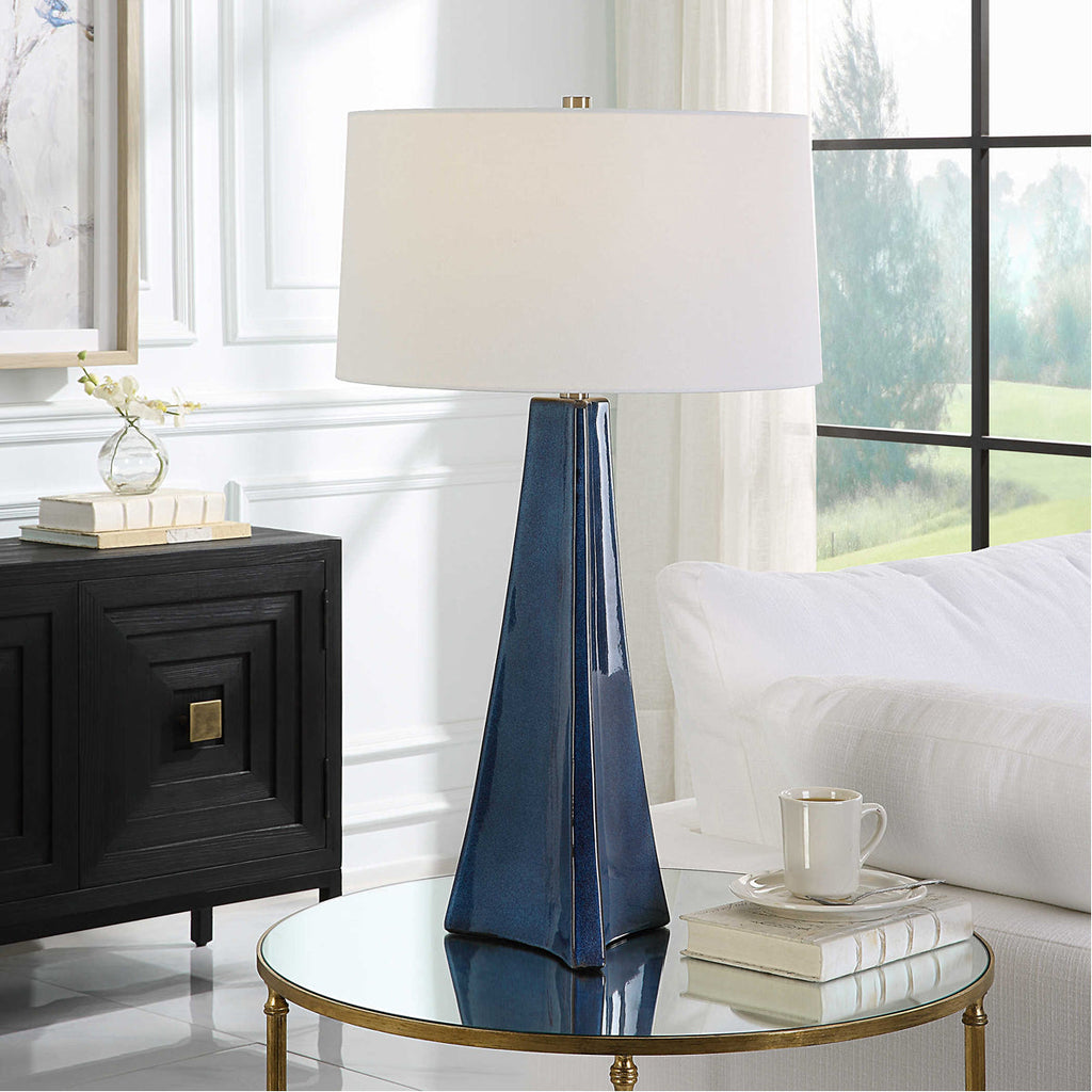 Lampe de table en céramique festonnée Uttermost Teramo