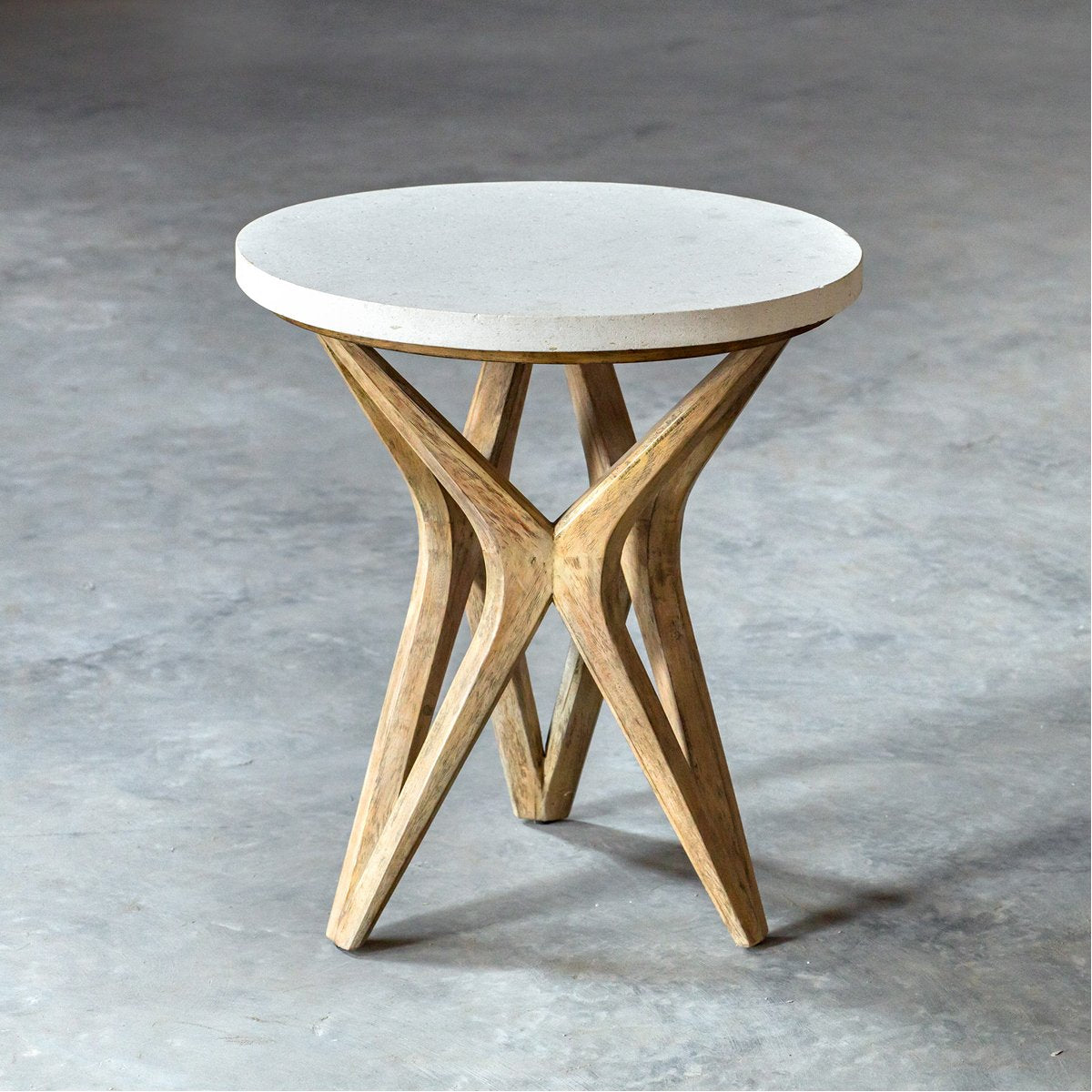 Table d'appoint en pierre calcaire Uttermost Marnie