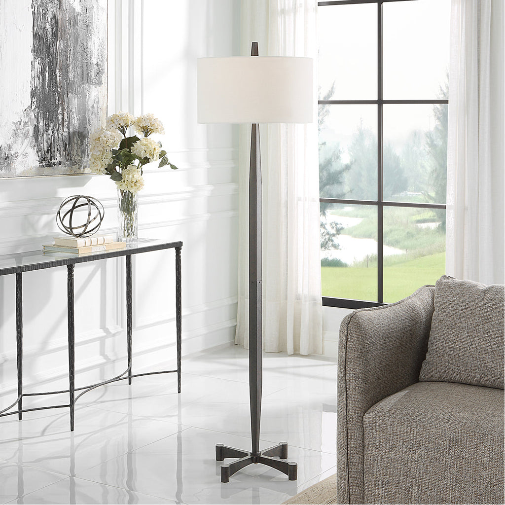 Lampadaire en métal antirouille Uttermost Counteract