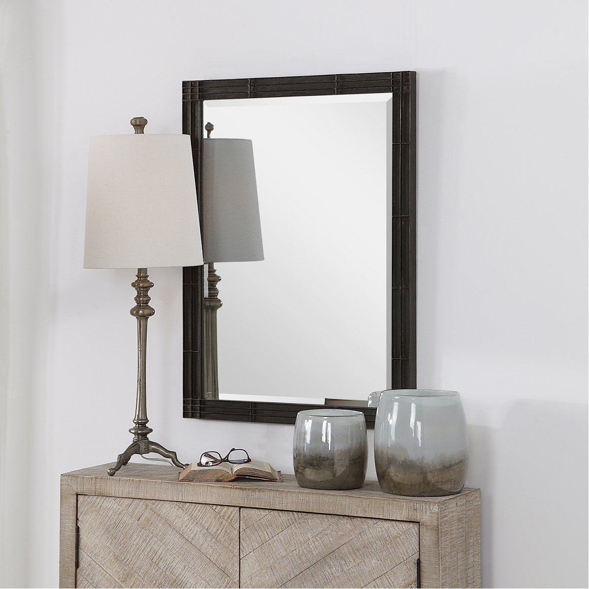 Miroir de courtoisie noir vieilli Uttermost Gower